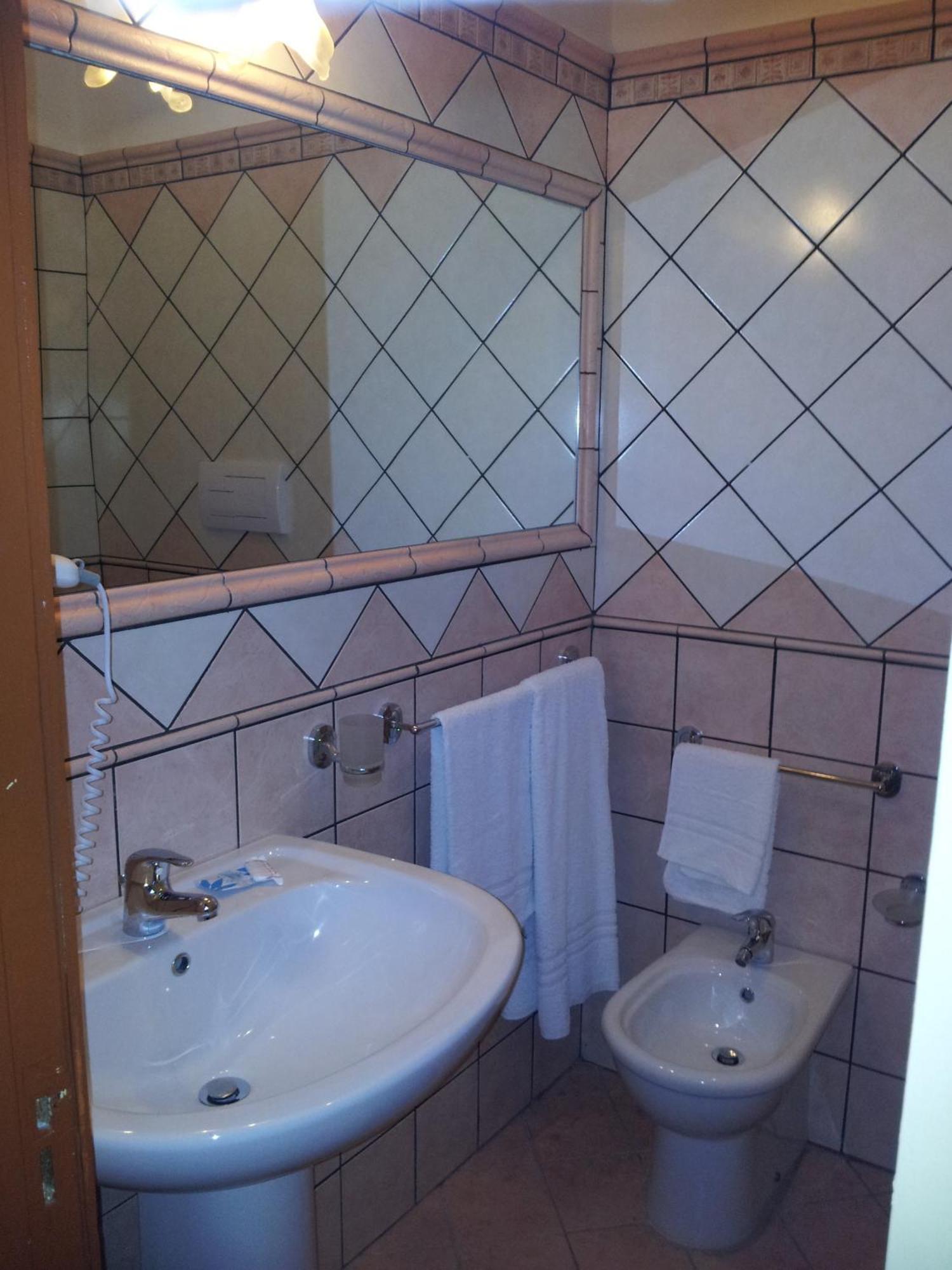 George Hotel Barcellona-Pozzo di Gotto Quarto foto